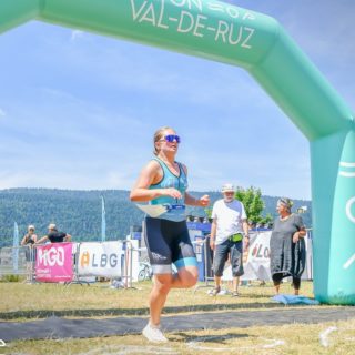 Présent-e-s comme athlète, marraine ou bénévole (!) lors de l'édition 2025, il et elles ont réalisé de superbes résultats lors des championnats du monde X-Terra !

Bravo pour vos performances : 

@loanneduvoisin 🥇
@carole_perrot_gauchat 🥇
Bastien Lambercier 🥇
Chloé Lambercier 🥇
Norah Simon-Vermot

#3xplusdeffort3xplusdebonheur  #xterraworldchampionship